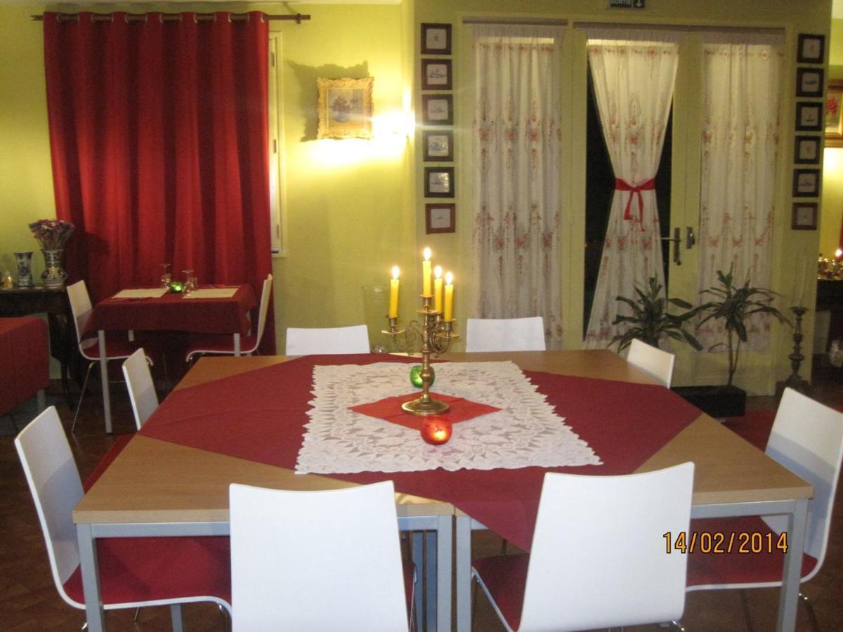 Hotel Le Commerce Neuville  Esterno foto