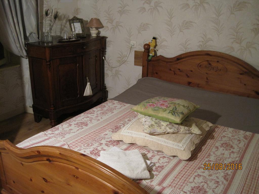 Hotel Le Commerce Neuville  Esterno foto