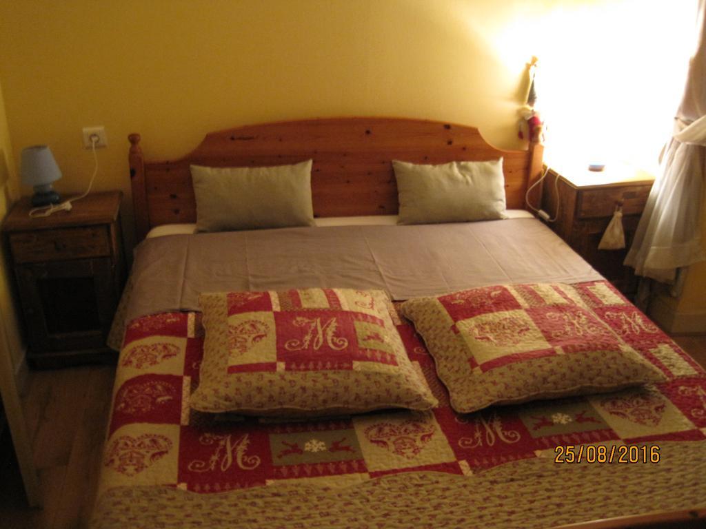 Hotel Le Commerce Neuville  Esterno foto