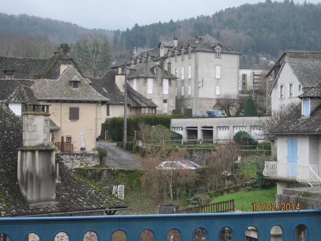 Hotel Le Commerce Neuville  Esterno foto