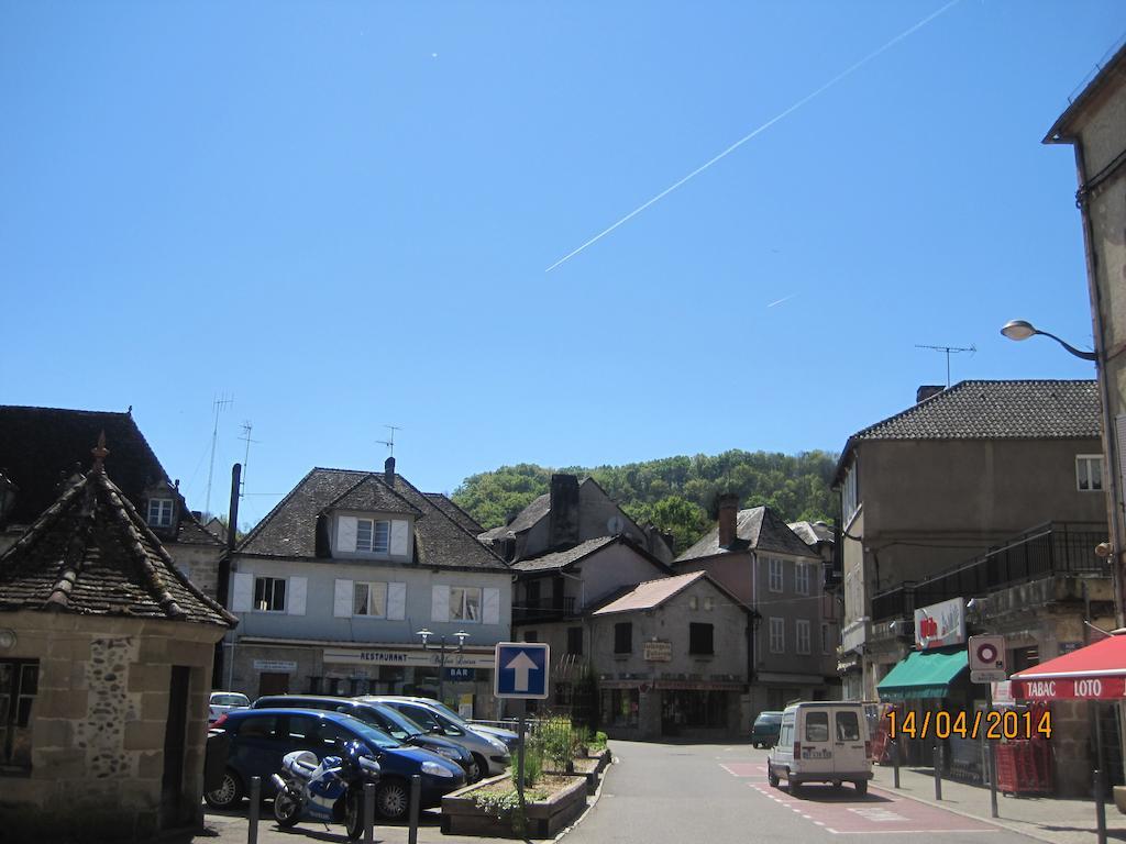 Hotel Le Commerce Neuville  Esterno foto