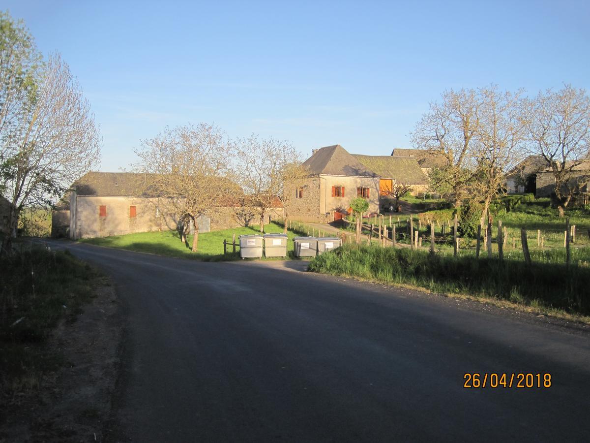 Hotel Le Commerce Neuville  Esterno foto